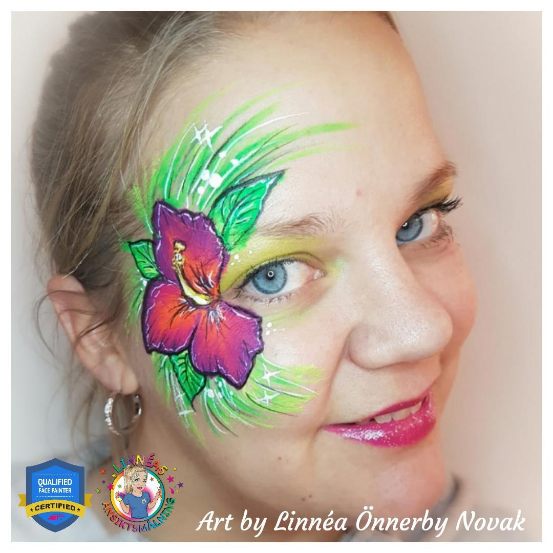 Hibiscus Eye Design by Linnéa