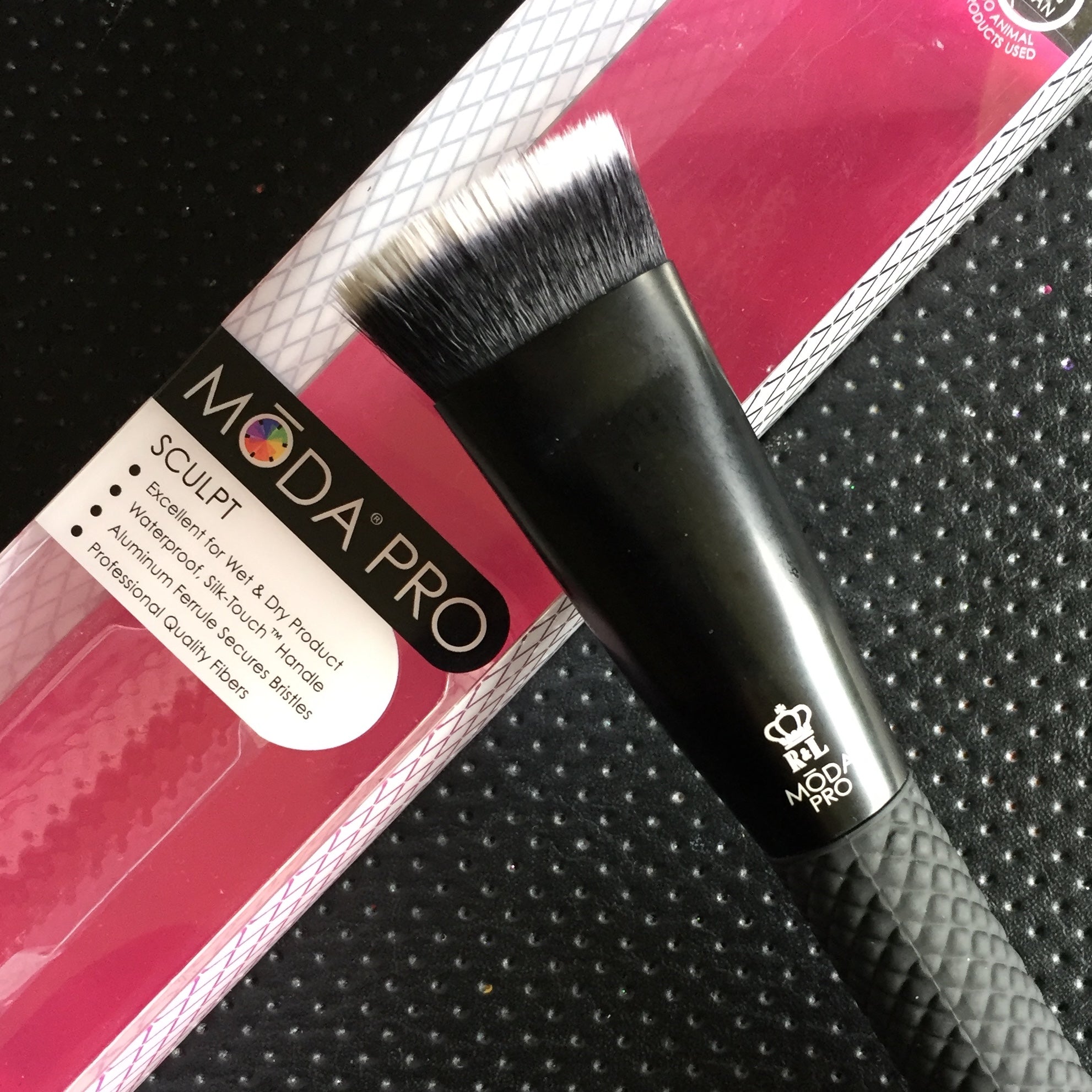 Royal's Moda Pro Sculpt BMX-245 Brush Video Review by Beth MacKinney